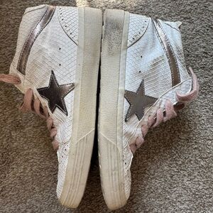 White and Silver Star Sneakers with Pink Laces